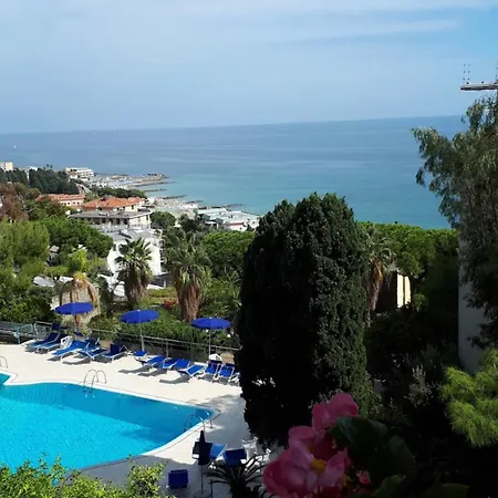 شقة Mamariviera Holidays - Casa Vista Mare Con Piscina